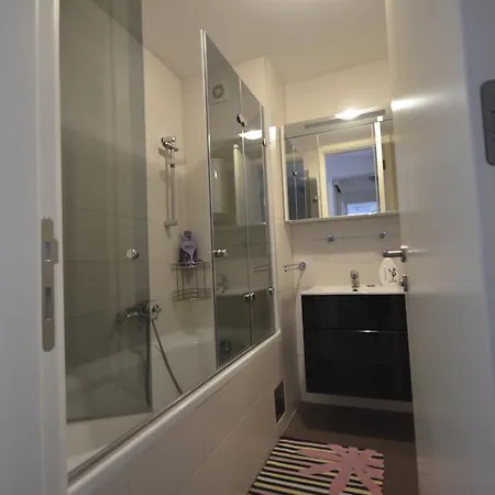 Clean&cozy Novi Apartment *