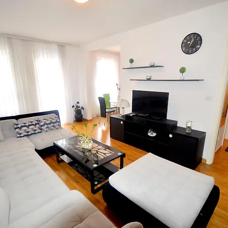 Clean&cozy Novi Apartment