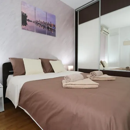 Lägenhet Clean&cozy Novi Belgrad